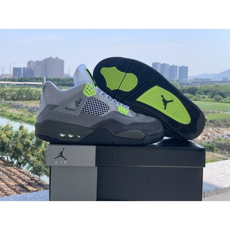 JORDAN 4 x SE 95 NEON 