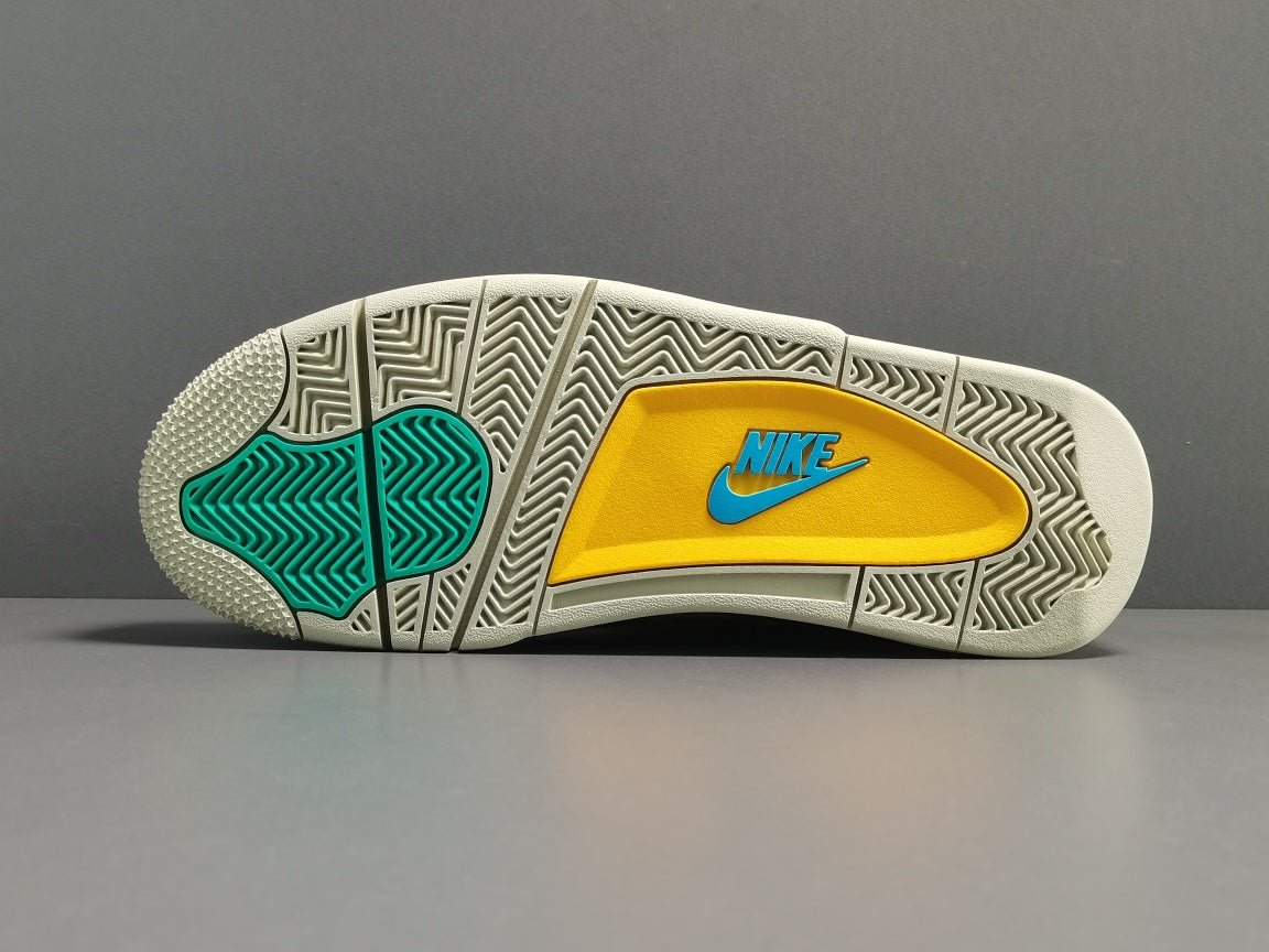 JORDAN 4 x SP 30TH ANNIVERSARY UNION TAUPE HAZE 