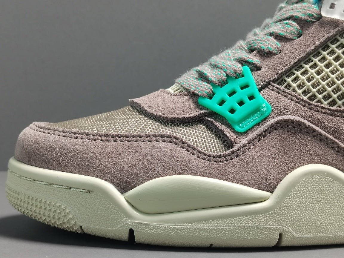 JORDAN 4 x SP 30TH ANNIVERSARY UNION TAUPE HAZE 