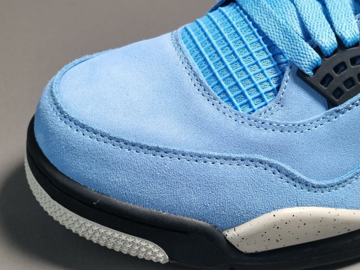 JORDAN 4 x UNIVERSITY BLUE 