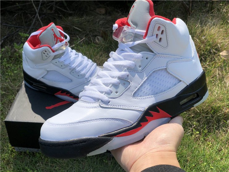 JORDAN 5 RETRO x FIRE RED SILVER TONGUE