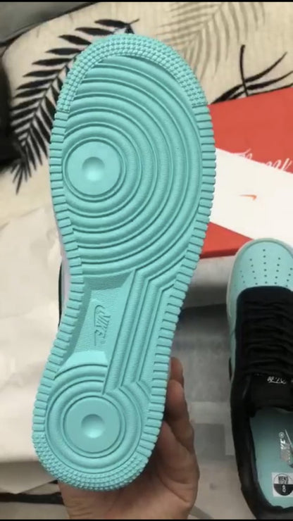 NIKE AIR FORCE 1 x TIFFANY & CO.1837 (FRIENDS AND FAMILY)