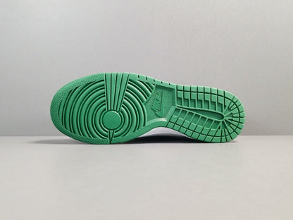 NIKE DUNK x MICHIGAN STATE