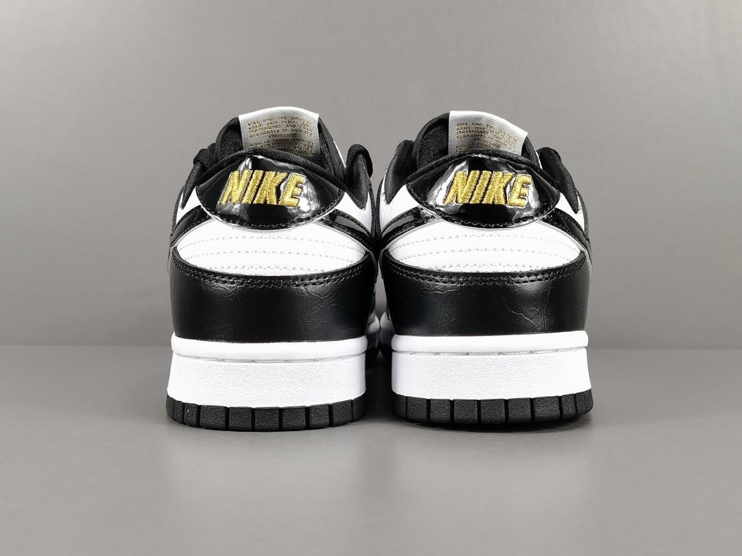 NIKE DUNK x WORLD CHAMPS NOIR ET BLANC 