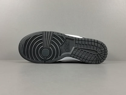 NIKE DUNK x WORLD CHAMPS NOIR ET BLANC 