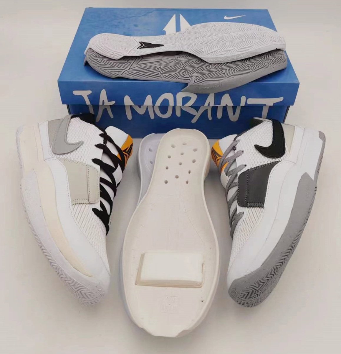 NIKE JA 1 x GRIS FUMÉ CLAIR