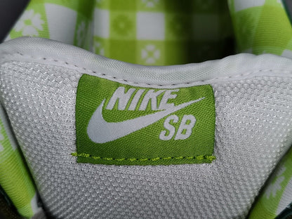 NIKE SB DUNK x CONCEPTS GREEN LOBSTER