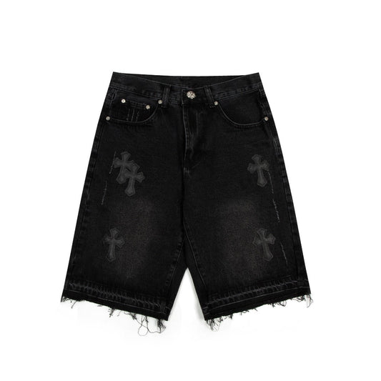 Short en jean noir à motif cœurs chromés et croix croisée