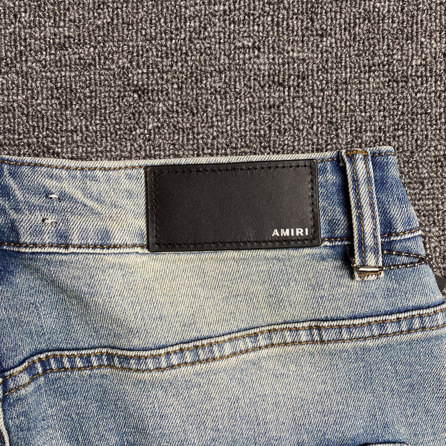 JEANS À LOGO UNIVERSITAIRE AMIRI