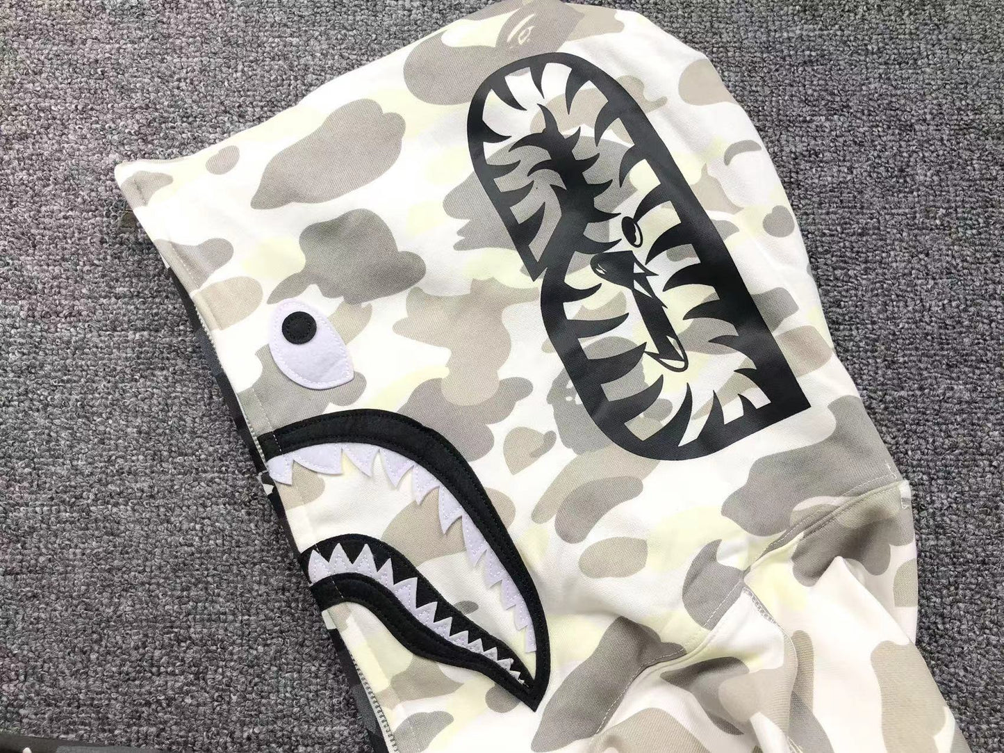 Sweat à capuche zippé BAPE CITY CAMO HALF SHARK BLANC/NOIR