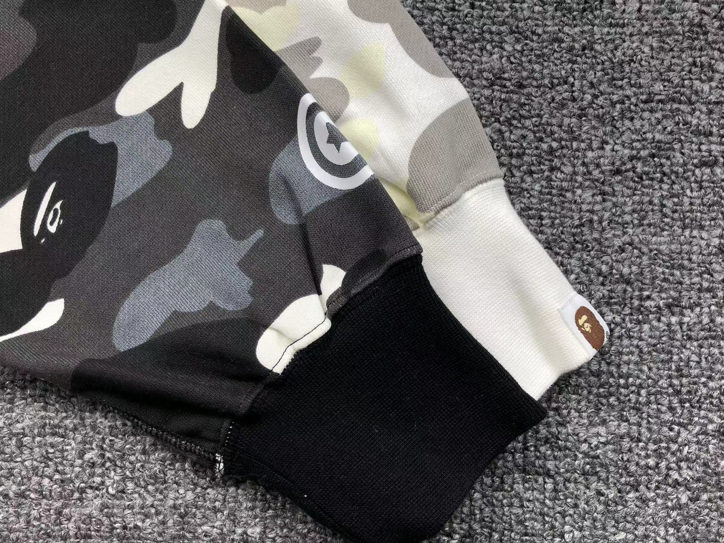Sweat à capuche zippé BAPE CITY CAMO HALF SHARK BLANC/NOIR