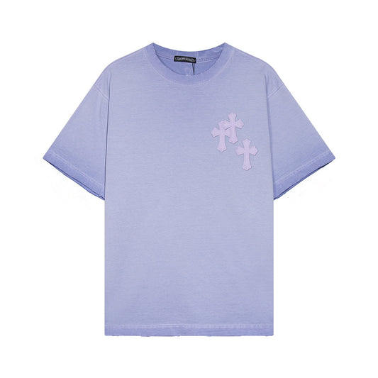 T-shirt à écusson croisé en forme de cœur chromé, bleu clair délavé