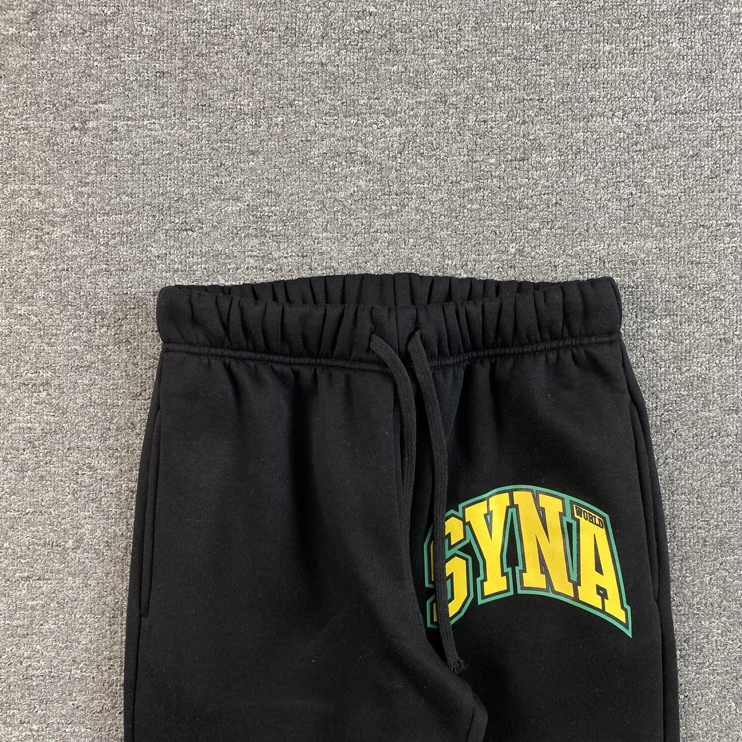 Pantalon de survêtement noir SYNA WORLD COLLEGE 