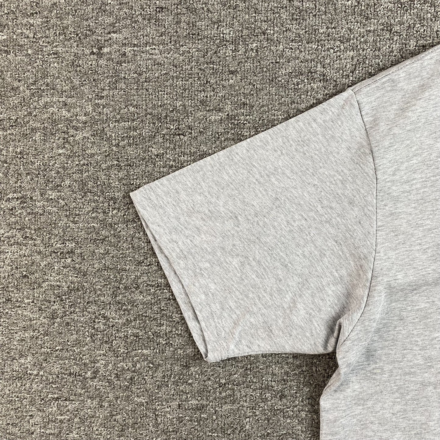 T-SHIRT SYNA WORLD GRIS