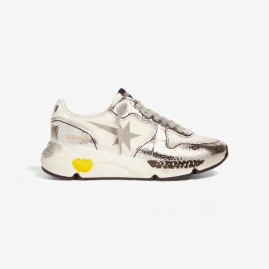 Baskets à semelle de course argentées et blanches