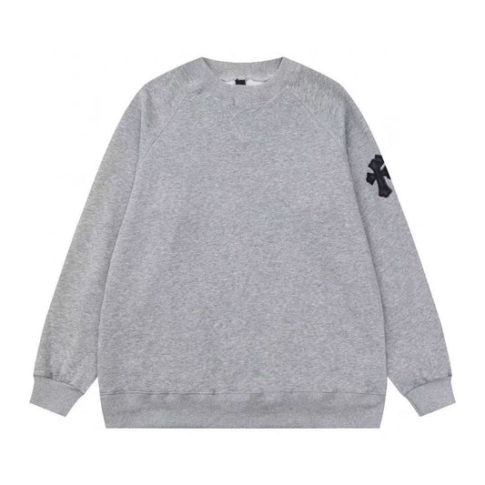 SWEAT-SHIRT GRIS À ÉCUSSON CROISÉ CŒURS CHROMÉS