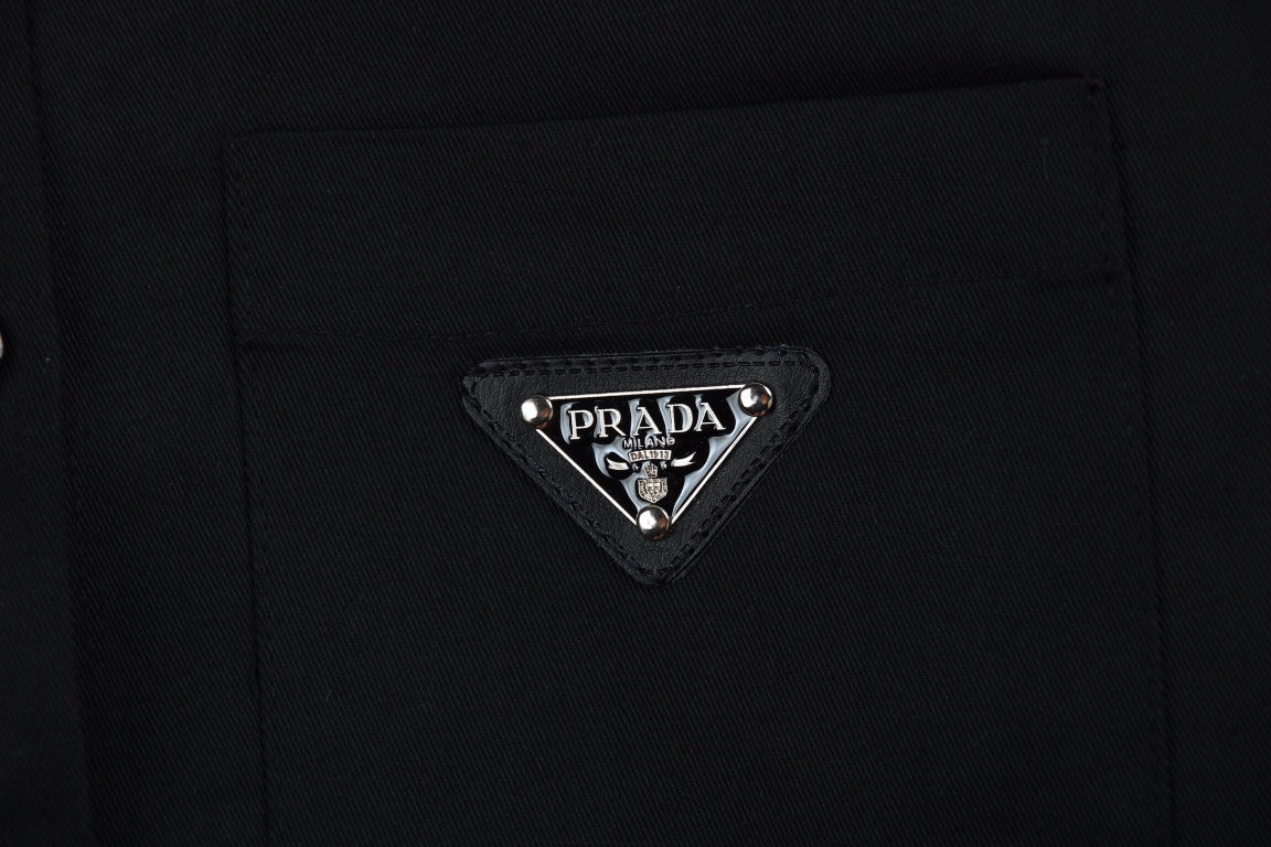 Chemise noire Prada à boutons