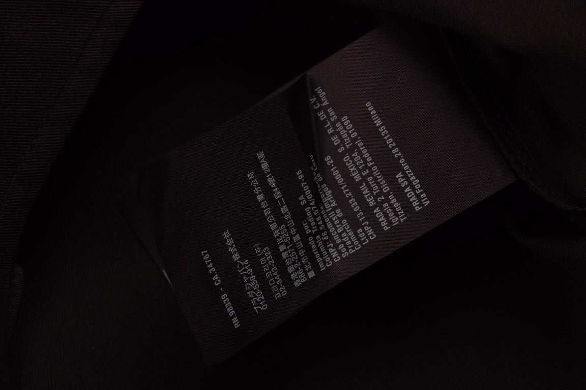 Chemise noire Prada à boutons