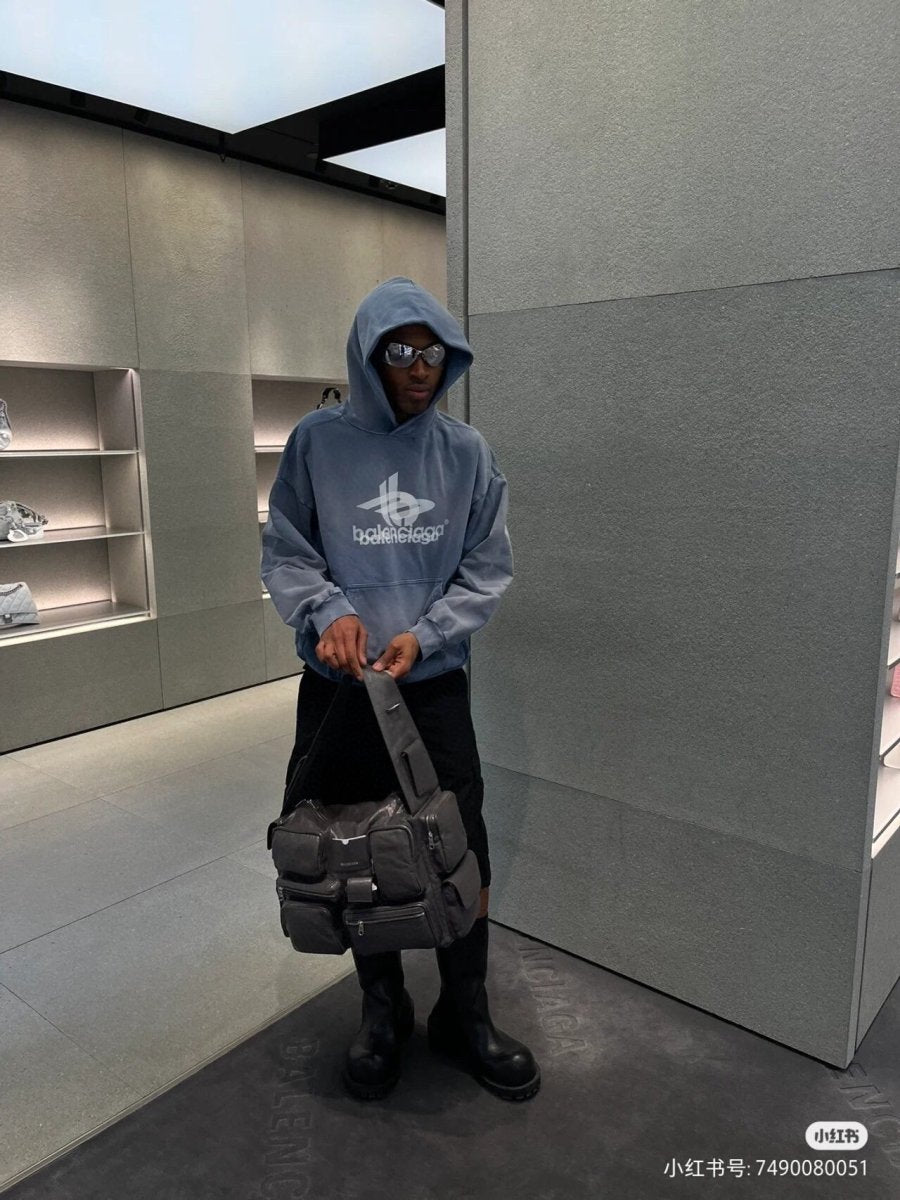 Sweat à capuche Balenciaga bleu avec logo graphique