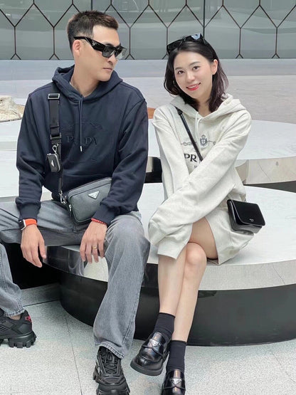 Sweat à capuche noir Prada Milano