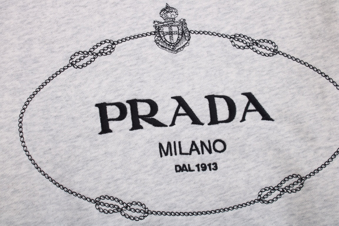 Sweat à capuche gris Prada Milano