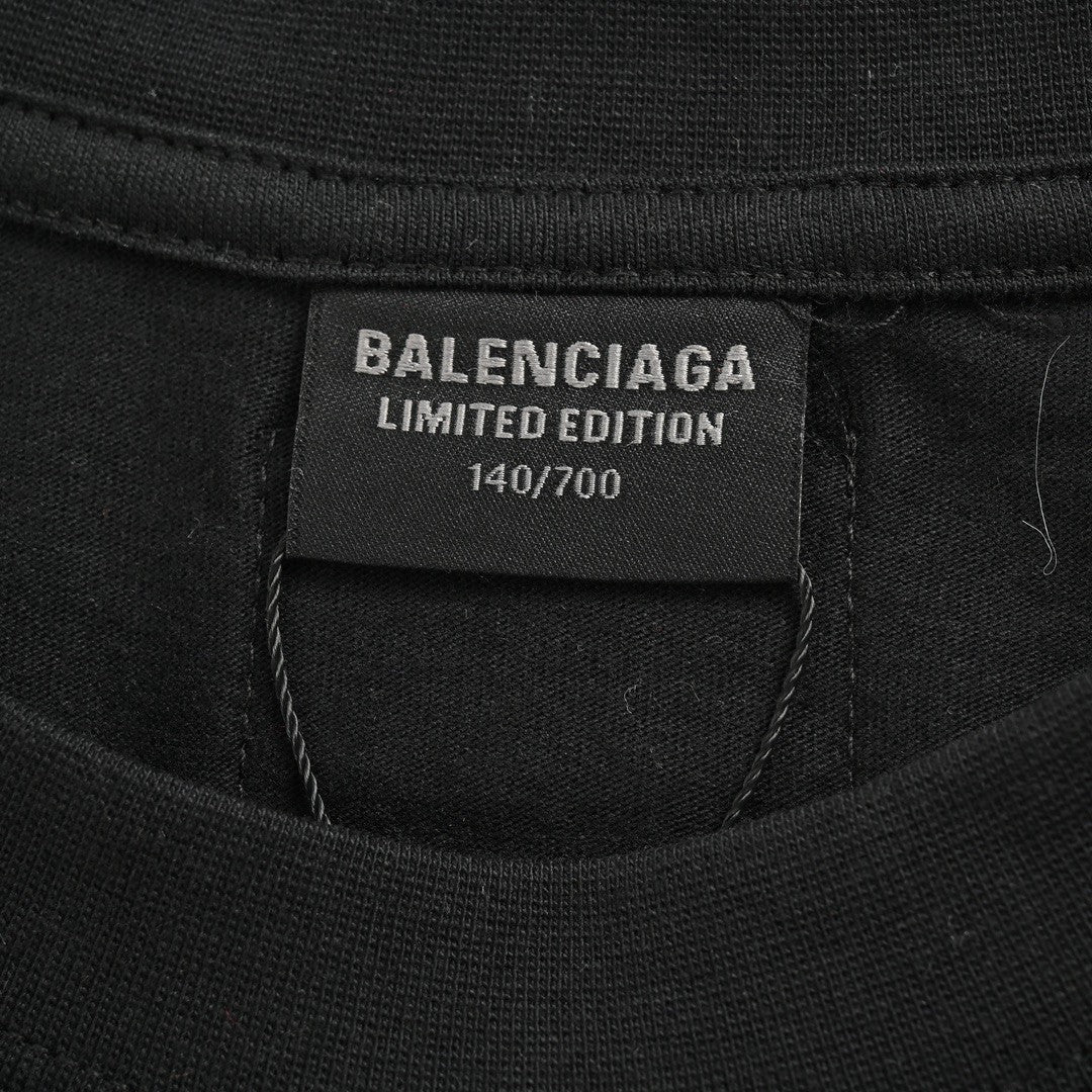 T-shirt graphique Balenciaga blanc à logo (noir)