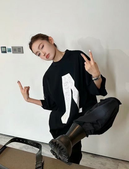 T-shirt graphique Balenciaga blanc à logo (noir)