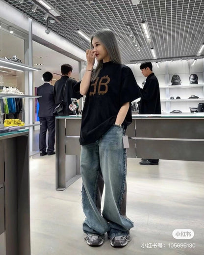 T-shirt Balenciaga à logo BB vieilli