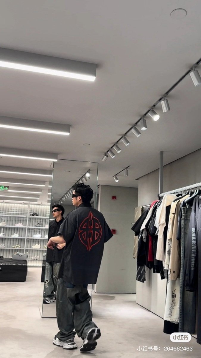 Chemise Balenciaga à logo imprimé au dos