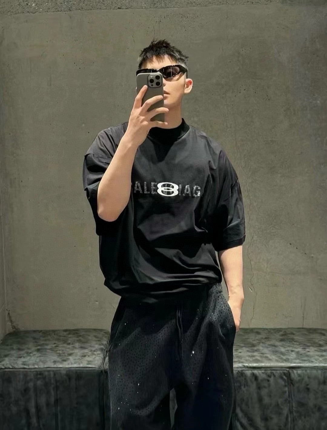T-shirt noir Balenciaga à logo réfléchissant