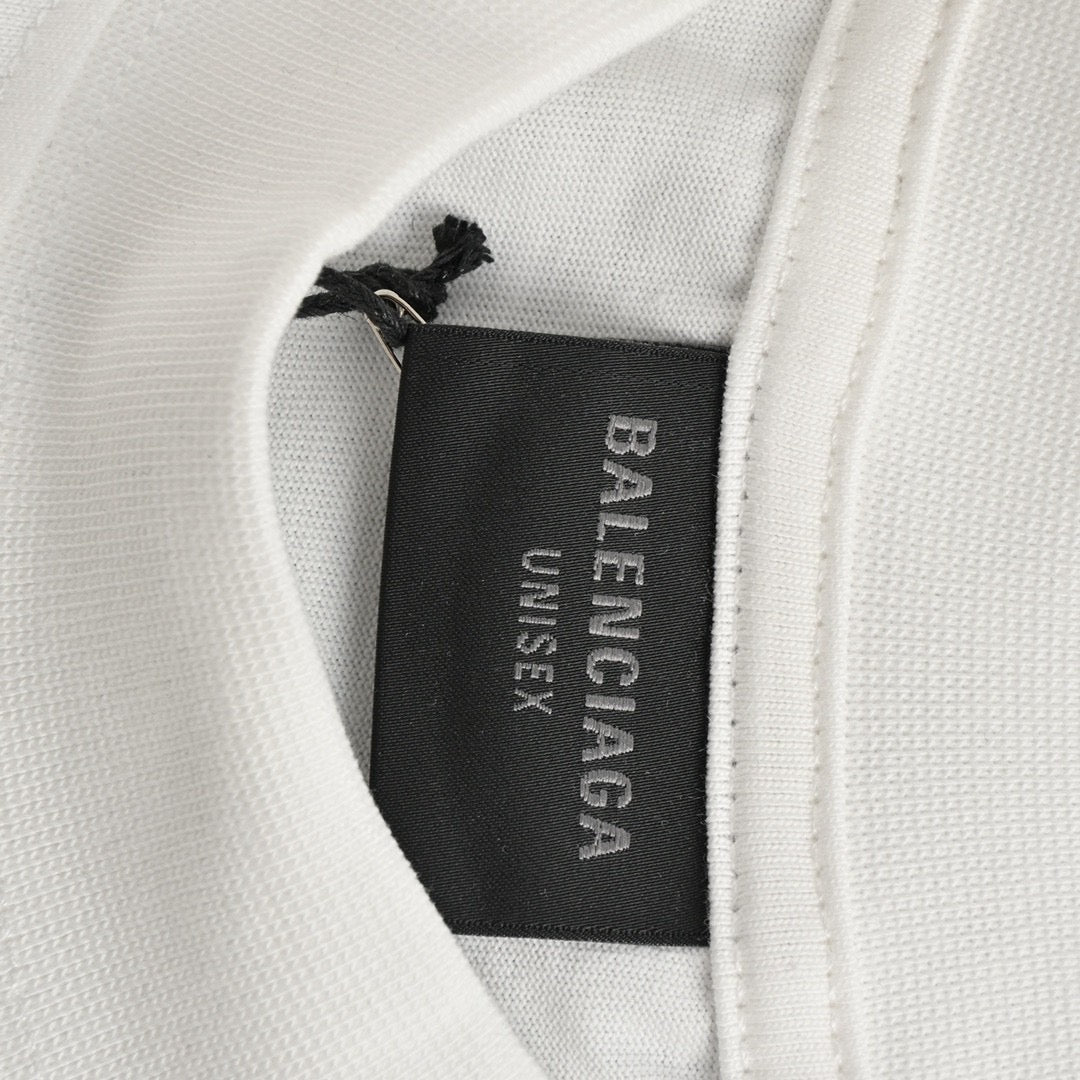 T-shirt blanc Balenciaga avec étiquette détaillée