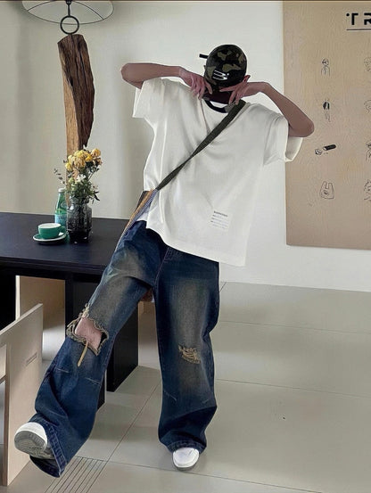 T-shirt blanc Balenciaga avec étiquette détaillée