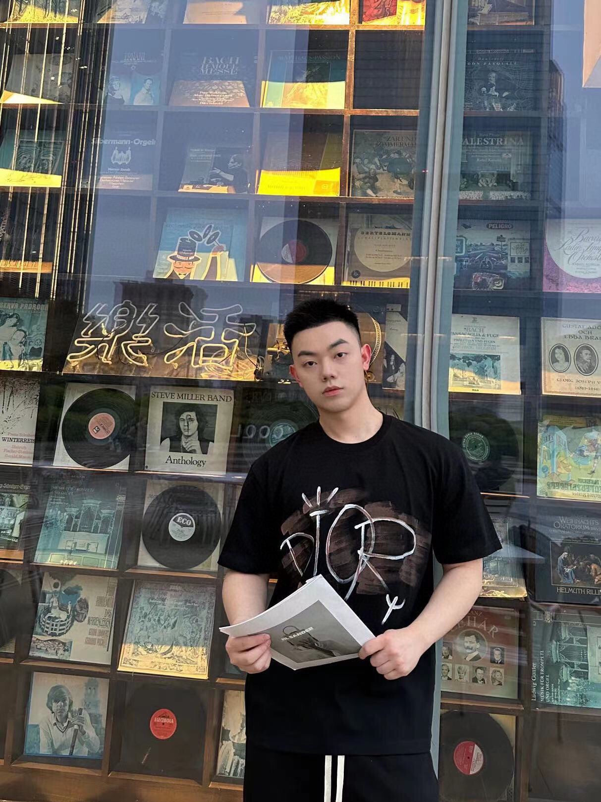 T-shirt Dior avec logo artistique