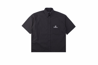 Chemise de la campagne Balenciaga « Be Different »