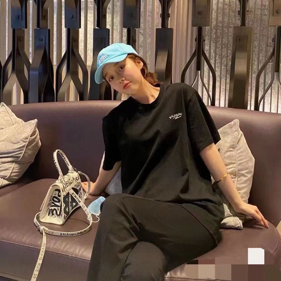 T-shirt noir Balenciaga à motif audacieux