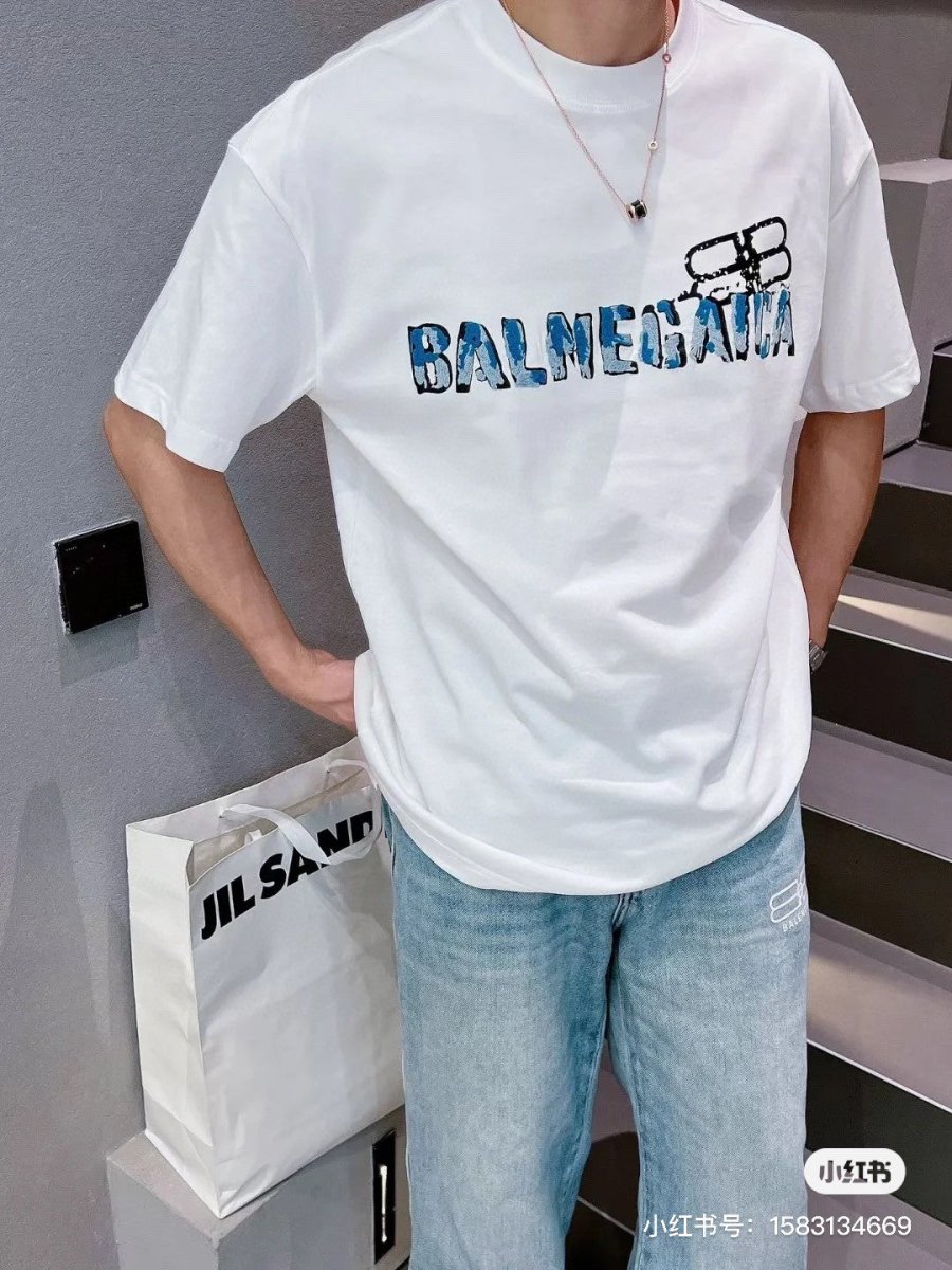 T-shirt Balenciaga à logo déformé