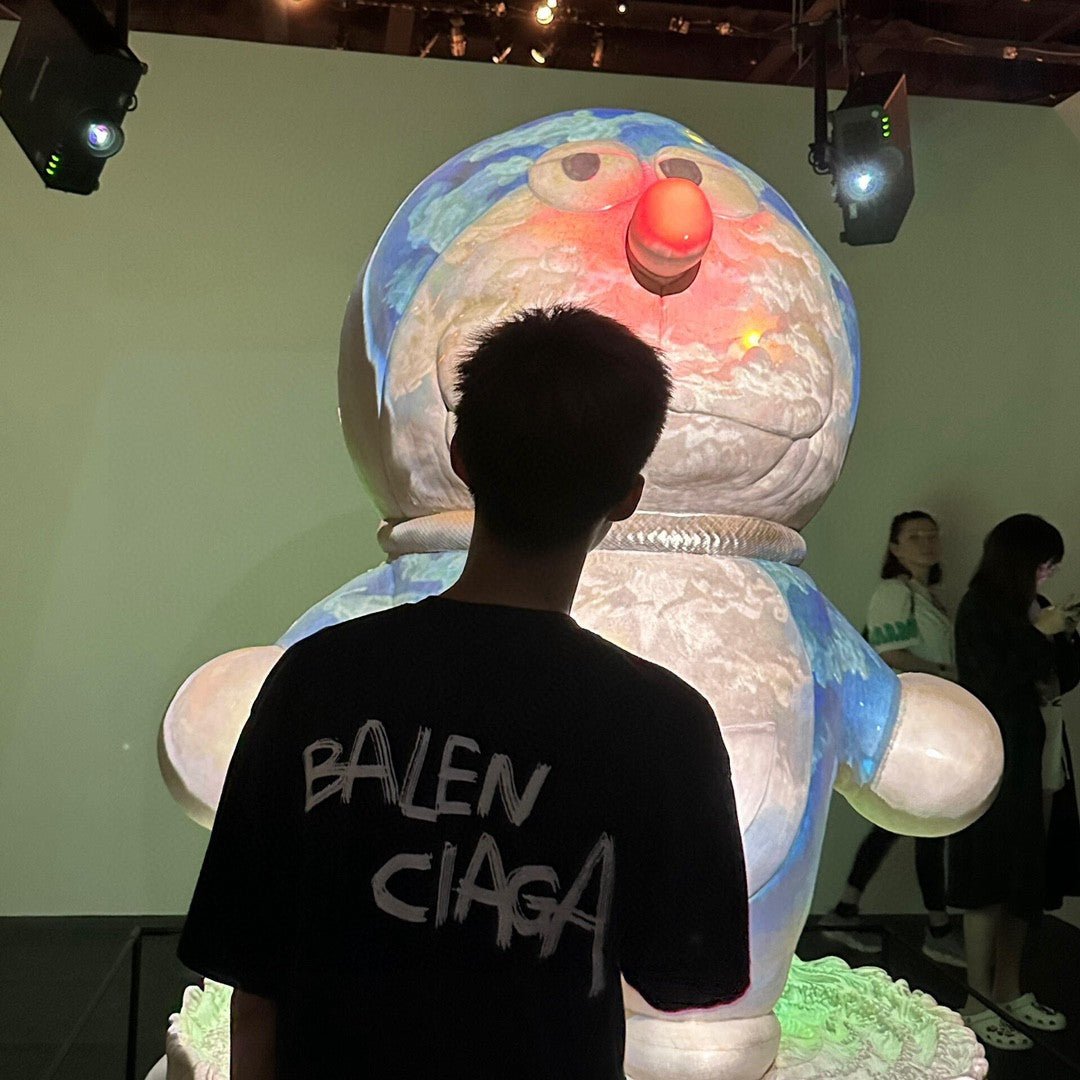 T-shirt noir Balenciaga à logo graffiti