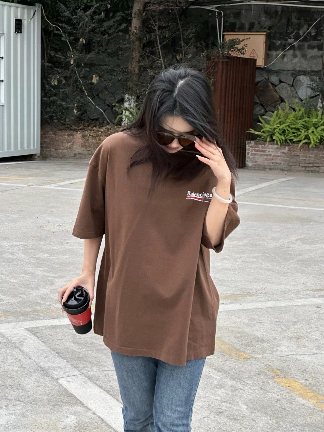 T-shirt Balenciaga pour campagne politique (marron)