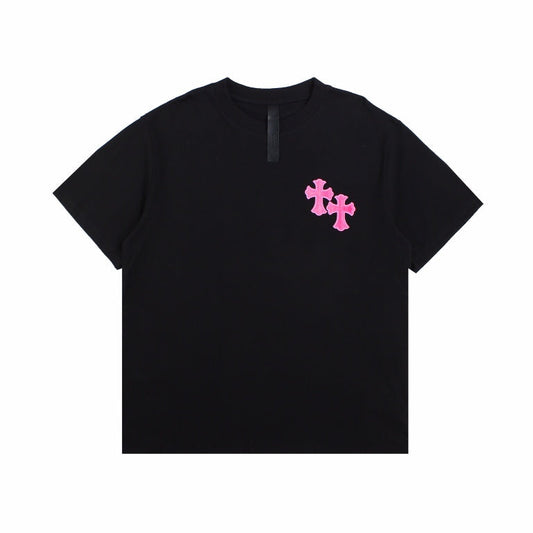 T-SHIRT NOIR ET ROSE AVEC LOGO DE FER À CHEVAL ET CŒURS CHROMÉS