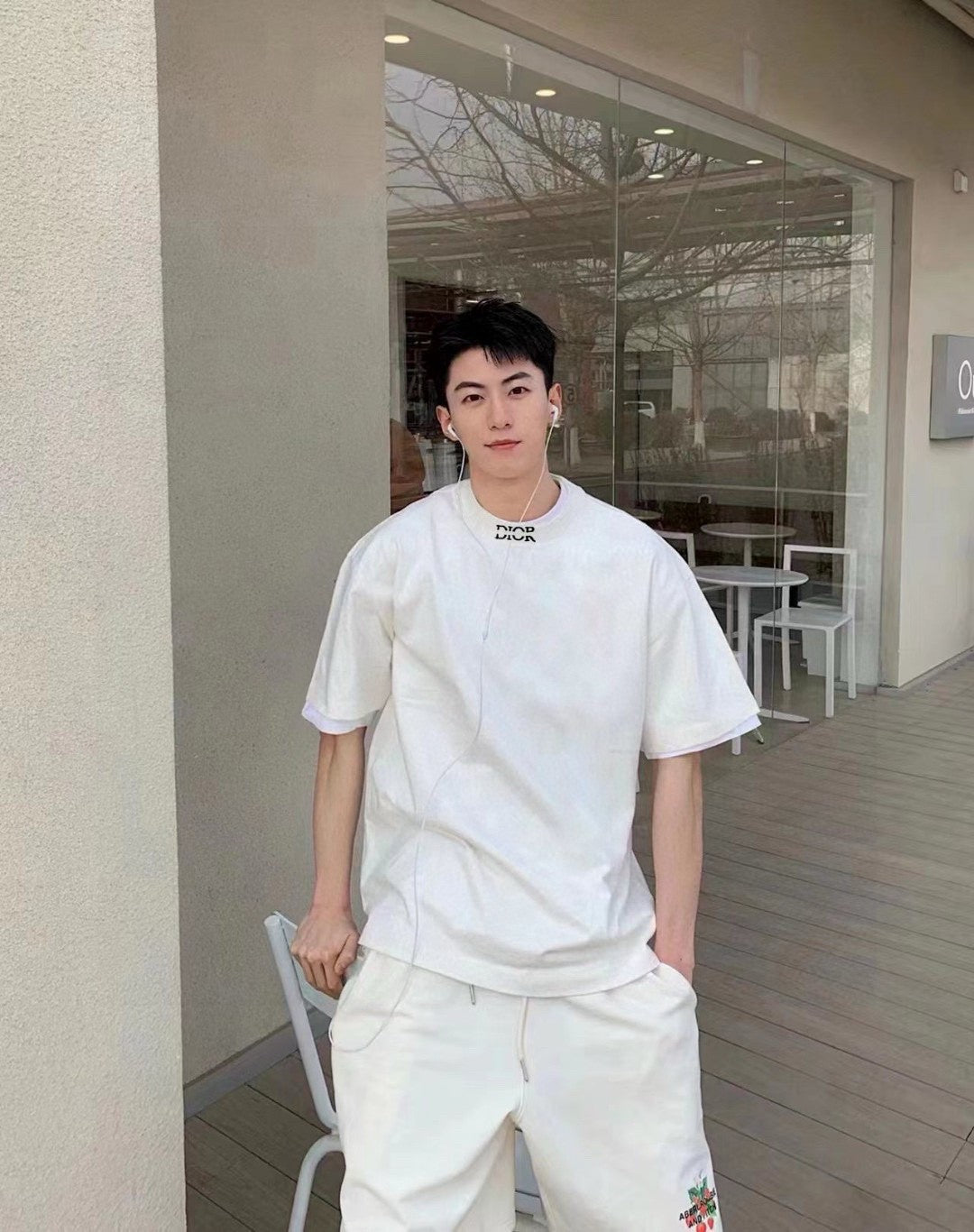 T-shirt blanc minimaliste Dior