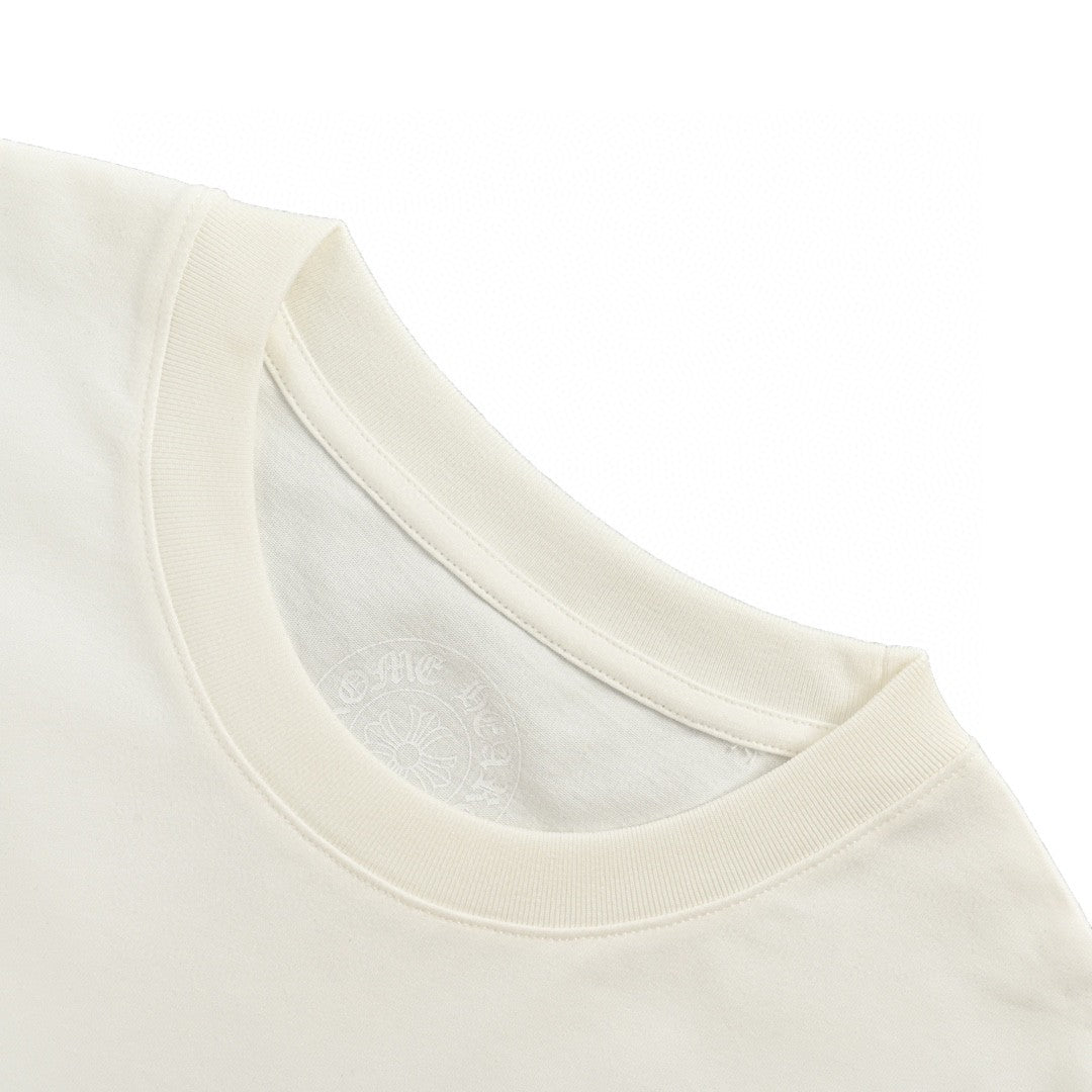 T-shirt blanc Gucci à poche et motif floral en forme de cœur