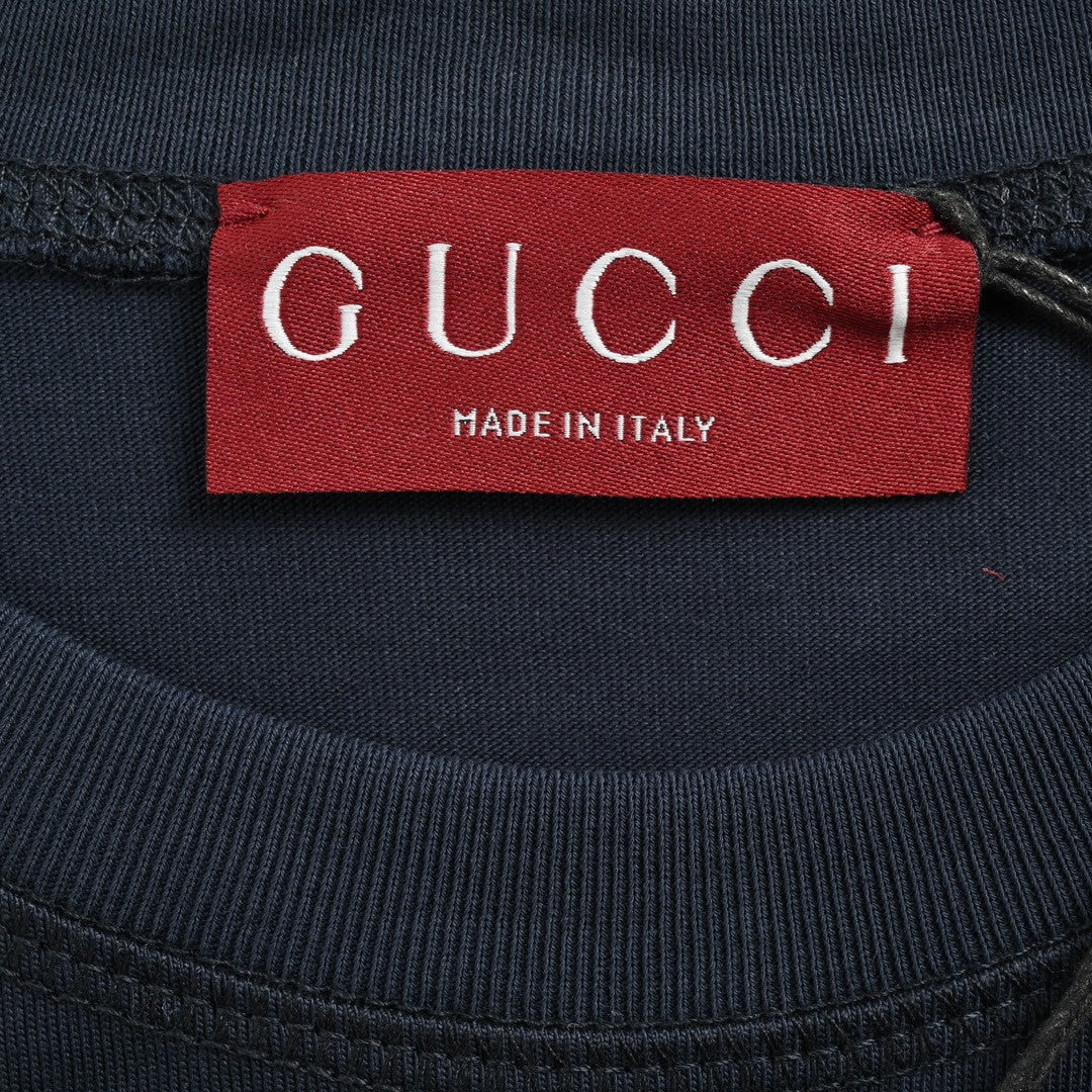 T-shirt Gucci bleu marine avec écusson logo vertical