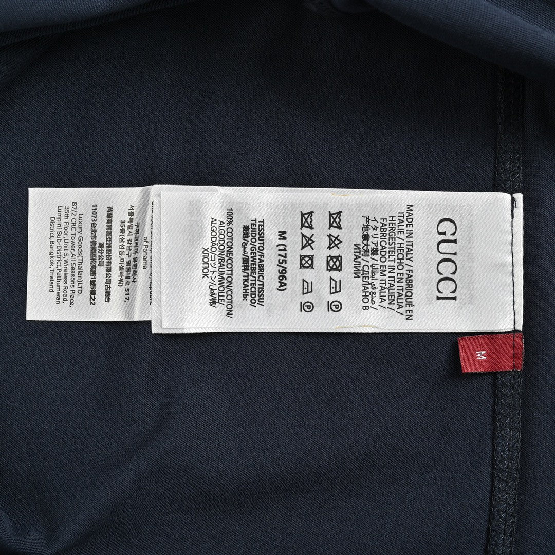 T-shirt Gucci bleu marine avec écusson logo vertical