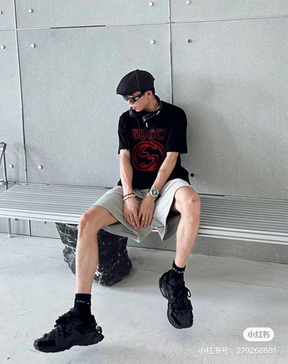 T-shirt Gucci - Logo griffonné