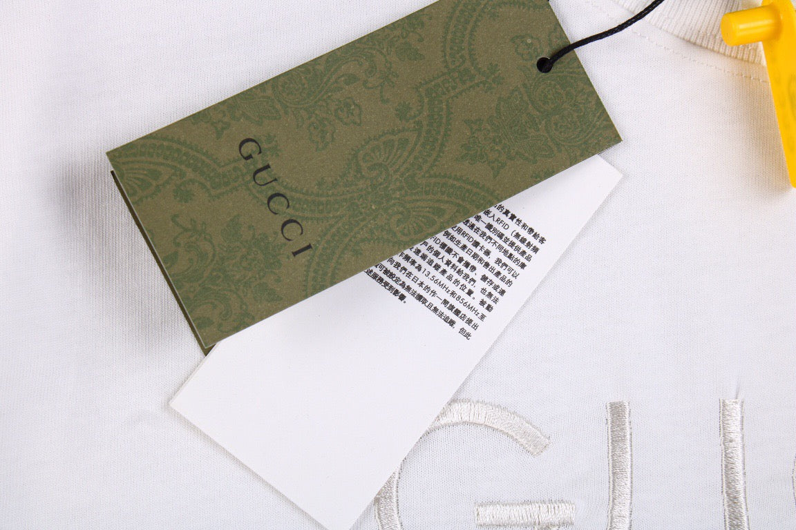 T-shirt Gucci avec villes brodées