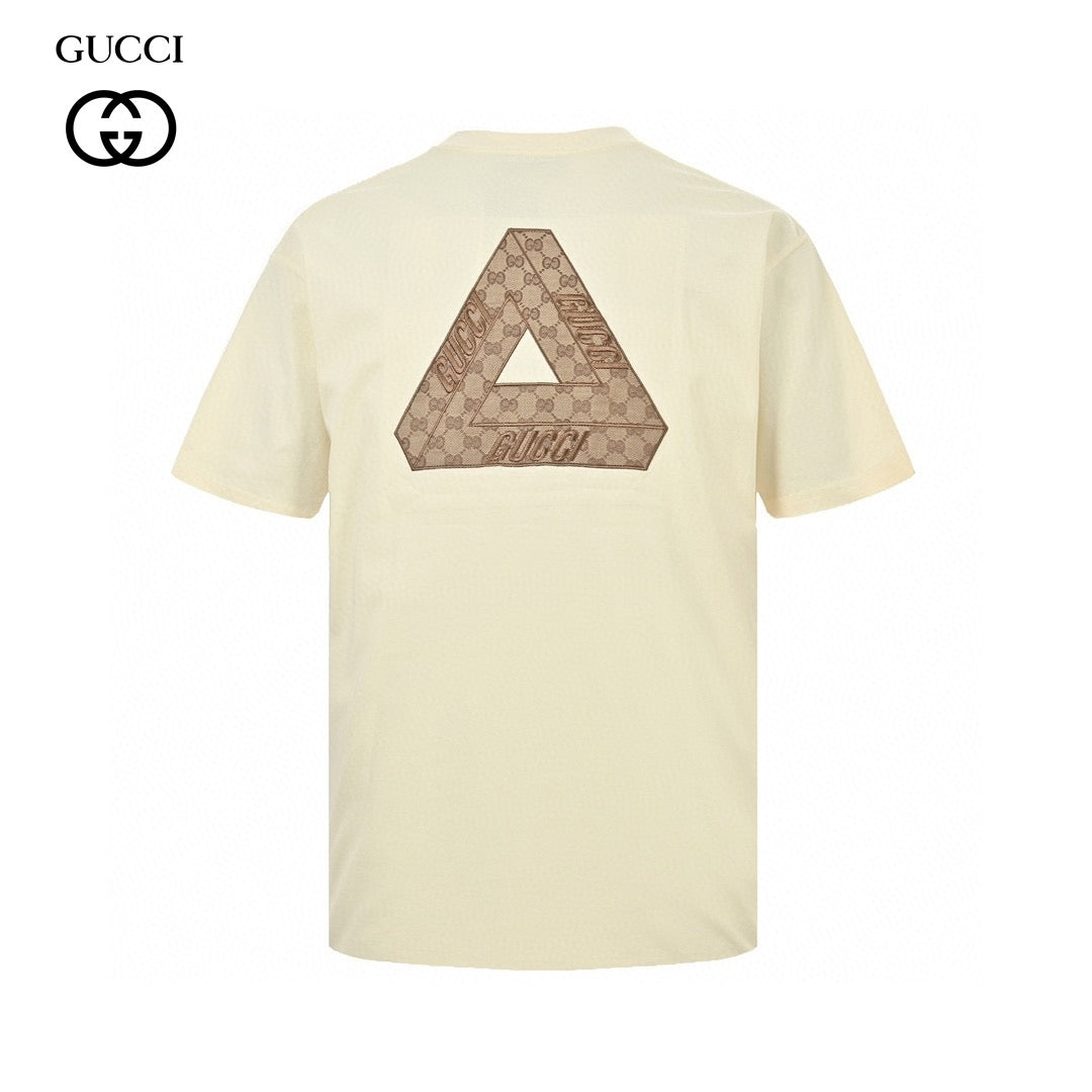 T-shirt beige Gucci à logo triangulaire