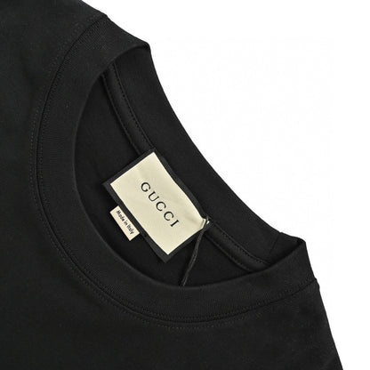 T-shirt noir Gucci à logo triangulaire