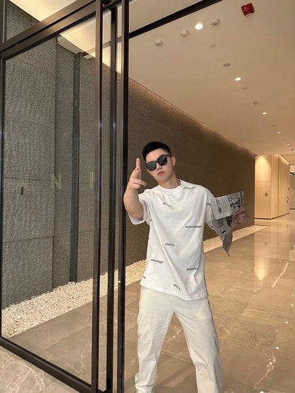 T-shirt Balenciaga à logo imprimé intégral - Blanc