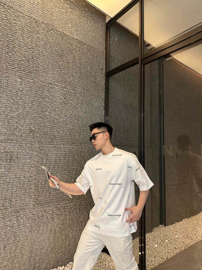 T-shirt Balenciaga à logo imprimé intégral - Blanc