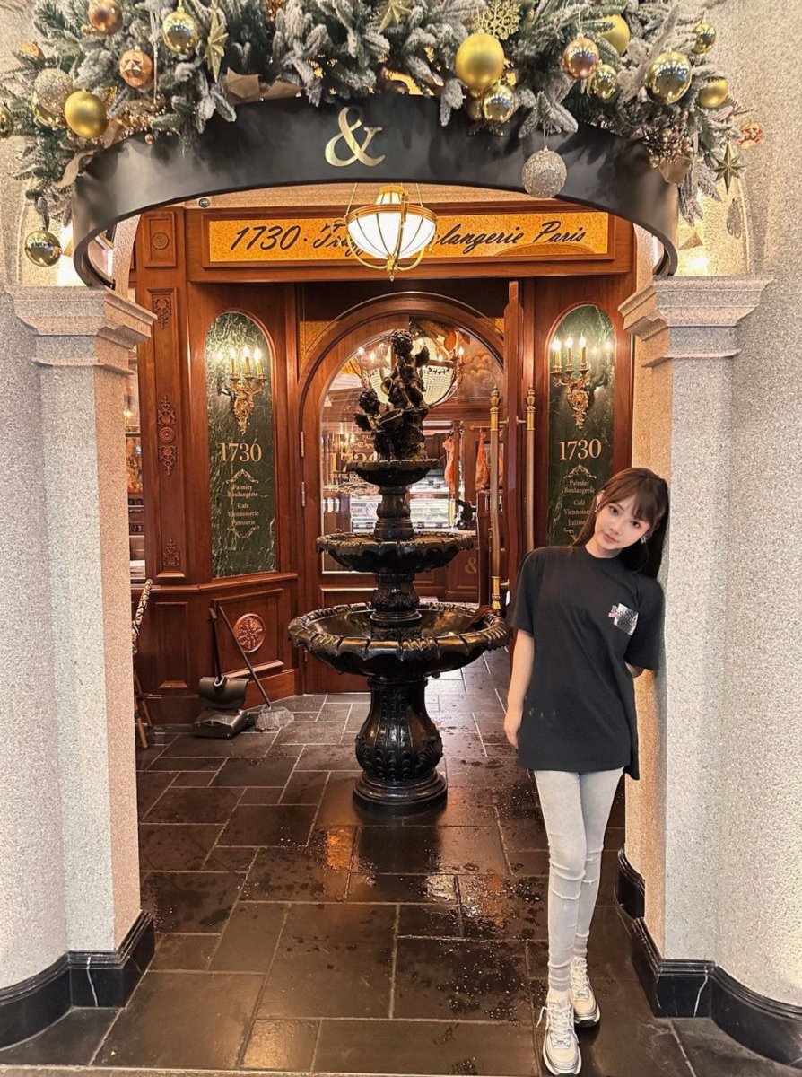 T-shirt graphique noir Balenciaga